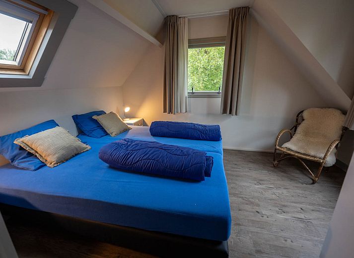 Moderne keuken in 't Stulpje vakantiehuis De Koog Texel met keukenapparatuur.