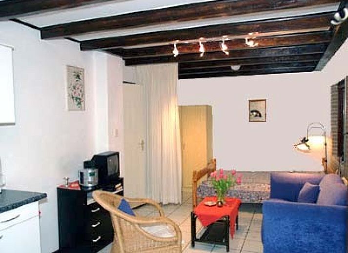 Geniet van de zon op het terras van De Kemphaan: Studio in De Waal, Texel, Waddeneilanden.