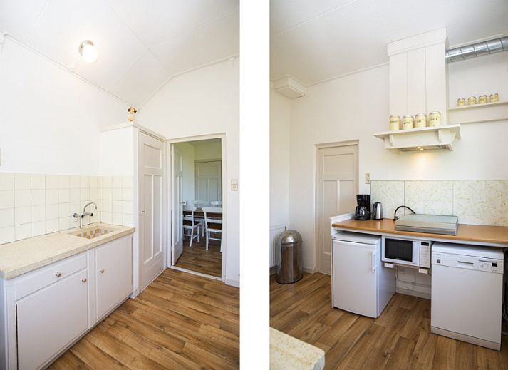 Sheep graze around Huisje Schiller - 4883, an idyllic vacation home in De Waal, Texel.