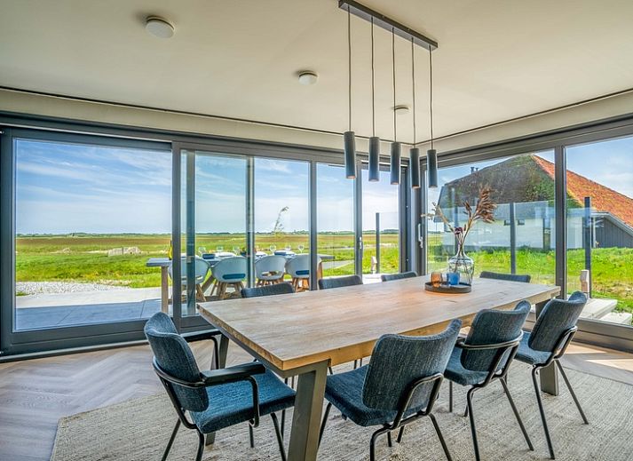 Luchtfoto van Villa 24 Oosterkolk, vakantiehuis in De Waal, Texel met panoramisch uitzicht.