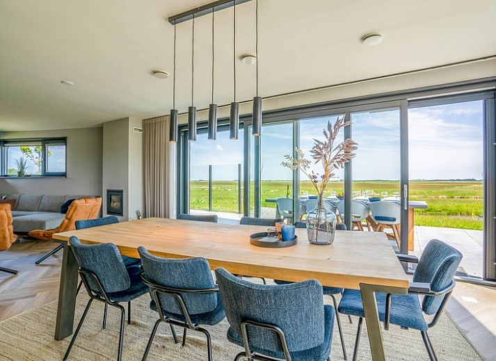 Luchtfoto van Villa 24 Oosterkolk, vakantiehuis in De Waal, Texel met panoramisch uitzicht.
