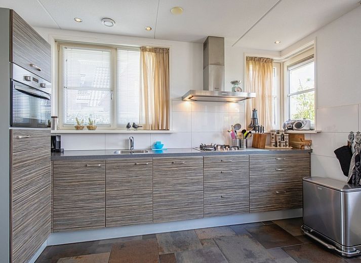 Ferienhaus Villa Magnifique in Den Burg, Texel: stilvoller Aussenbereich mit Garten und sonniger Lage.