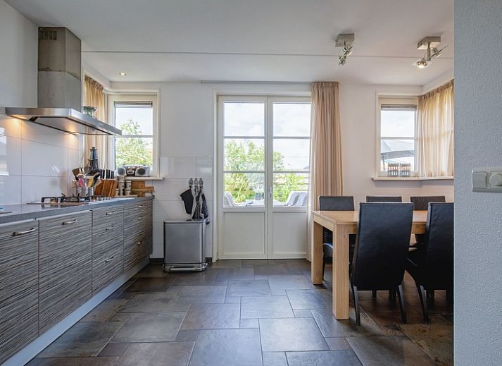 Ferienhaus Villa Magnifique in Den Burg, Texel: stilvoller Aussenbereich mit Garten und sonniger Lage.