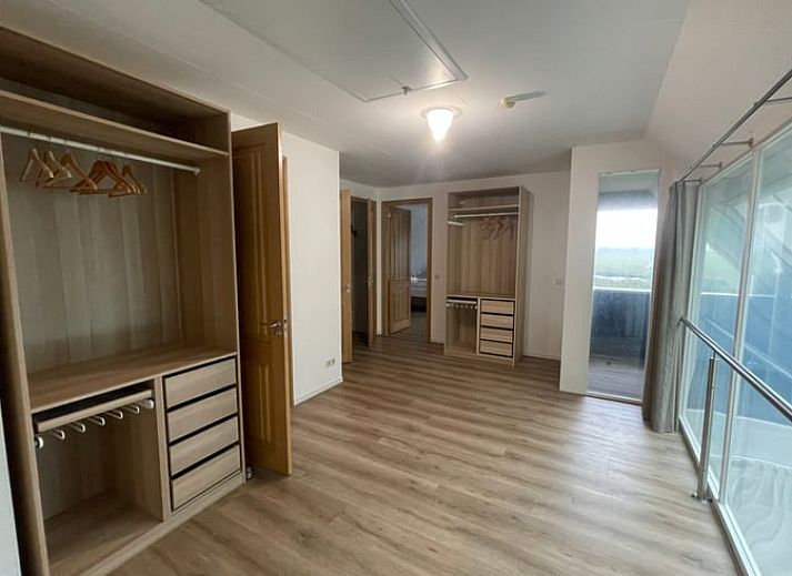 Bright and spacious living room in Cottage in Den Burg, Texel, perfect for relaxation.