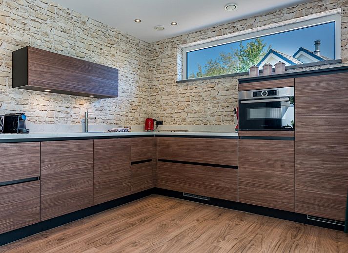 Vorderseite der Grey Harrier-Ferienunterkunft in Den Burg, Texel.