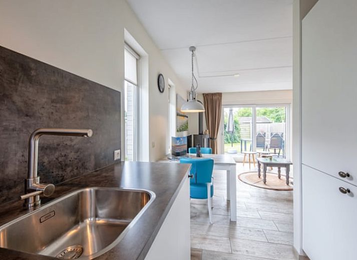Blick aus einer Sauna in Cottage in Den Burg, Texel, Ferienhaus mit Panoramalandschaft.