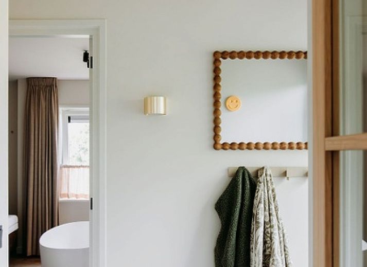 Gemuetliche Sauna im Wellness Apartment 4p Den Burg Texel fuer ultimative Entspannung.