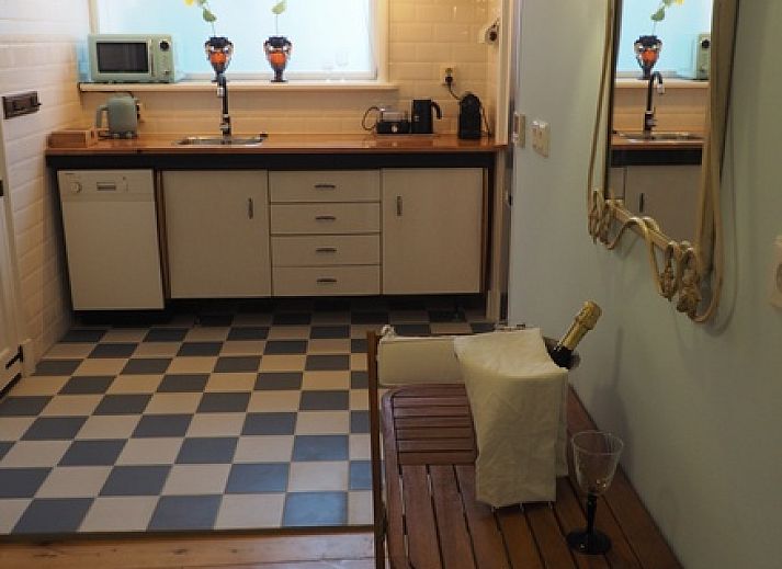 Guest house 0104226 - Holiday property Texel - B&B Bureau Warmoesstraat