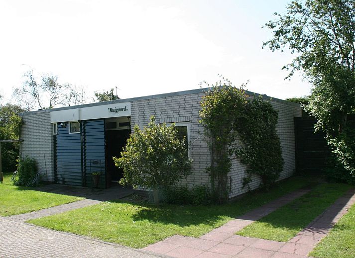 Guest house 010461 - Holiday property Texel - Vakantiehuis in Den Burg mit Möblierter Terrasse