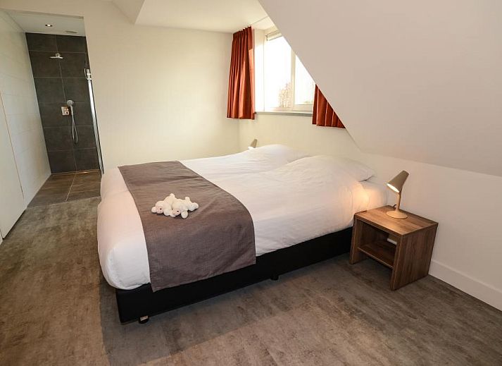 Zandkes accommodation in Den Burg Texel with spacious terrace and green surroundings.