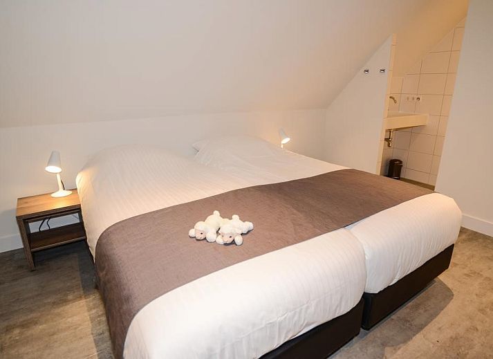 Zandkes accommodation in Den Burg Texel with spacious terrace and green surroundings.