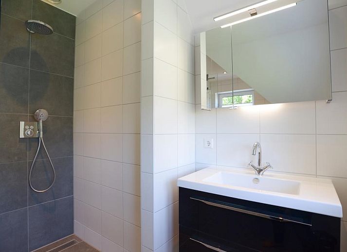 Zandkes vacation home with elegant design in Den Burg Texel on the Wadden Islands.