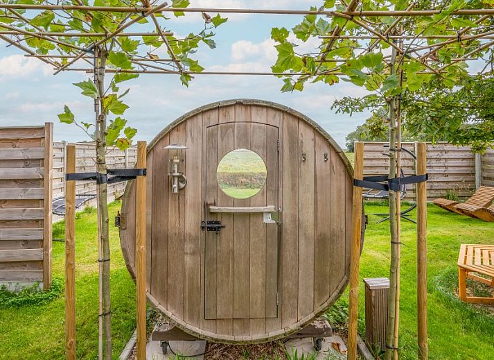 Ontbijtzaal in Groepsverblijf Nieuw Leven Texel, Den Burg, vakantiehuis op de Waddeneilanden met gezellige sfeer.