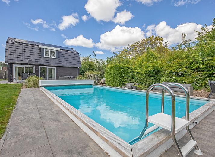 Villa 3C in Den Burg, Texel with private pool and spacious garden, ideal vacation home on the Wadden Islands.