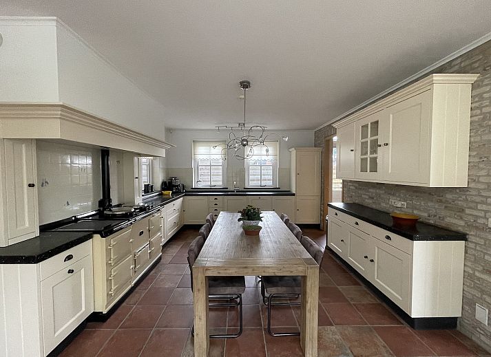 44 - Aldubo Landhuis - 6 pers in Den Burg, Texel, vakantiehuis omringd door groene natuur.