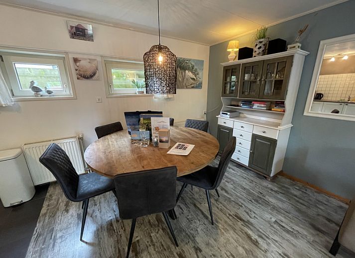 De Boet vakantiehuis in Den Hoorn Texel met charmante buitenkant en terras.