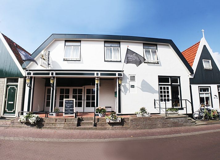 Front view of Hotel Loodsmans Welvaren - Apartment in Den Hoorn, Texel, Wadden Islands.