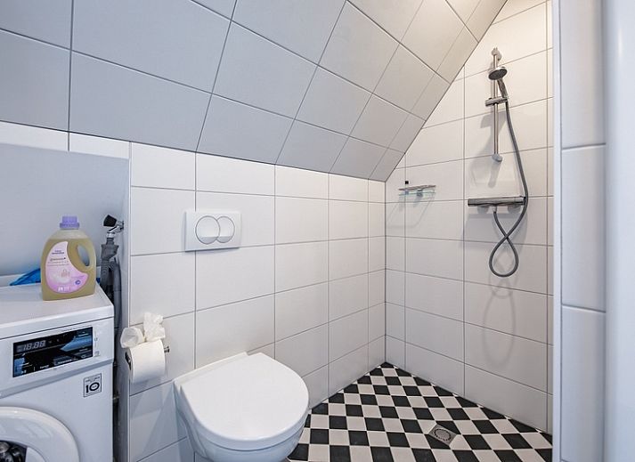 Front view of Hotel Loodsmans Welvaren - Apartment in Den Hoorn, Texel, Wadden Islands.