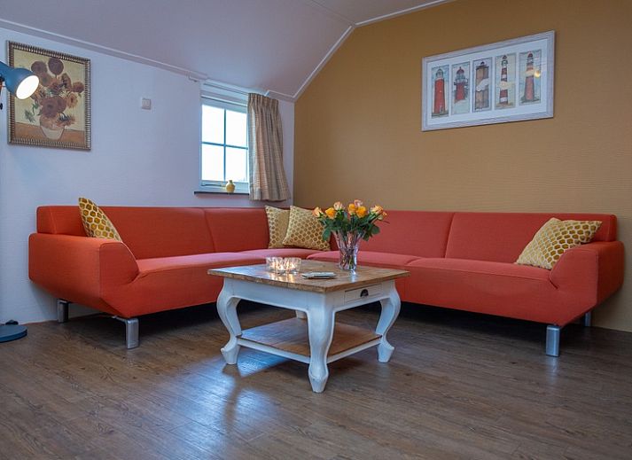 Charmantes Apartment Yellow in Den Hoorn, Texel, Ferienhaus mit Reetdach, umgeben von Natur und Ruhe auf den Watteninseln.