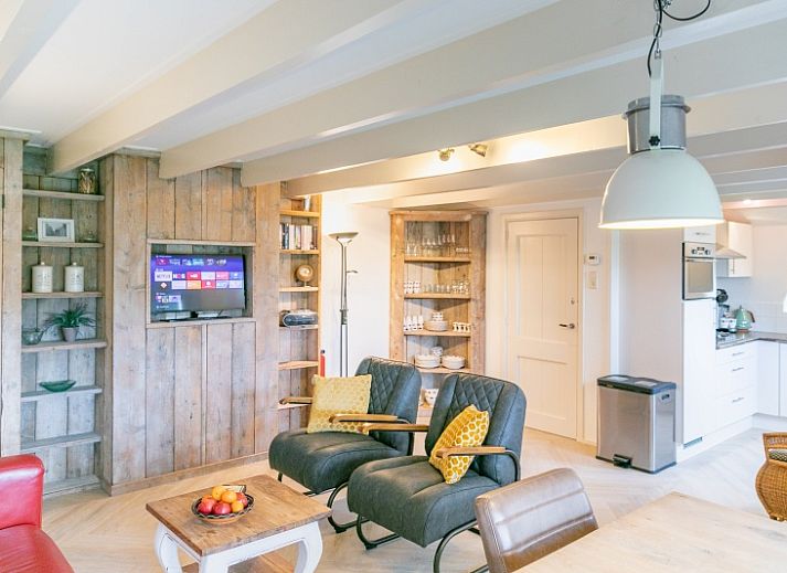 Floor plan of Apartment Hof, Den Hoorn, Texel, vacation accommodation with two bedrooms.