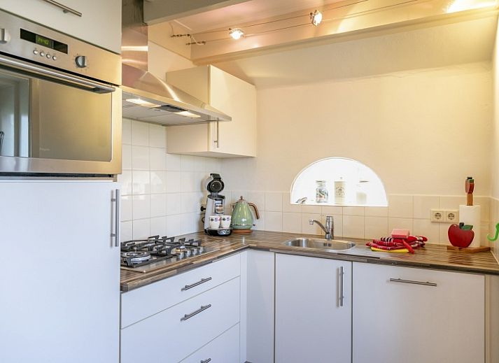 Floor plan of Apartment Hof, Den Hoorn, Texel, vacation accommodation with two bedrooms.