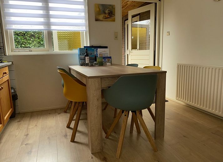 De Kievit vakantiehuis in Den Hoorn Texel omringd door groene natuur en rust.