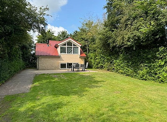 Rustikales Ferienhaus in Oosterend, Texel mit grossem Garten und Terrasse, ideal fuer Entspannung auf den Watteninseln.