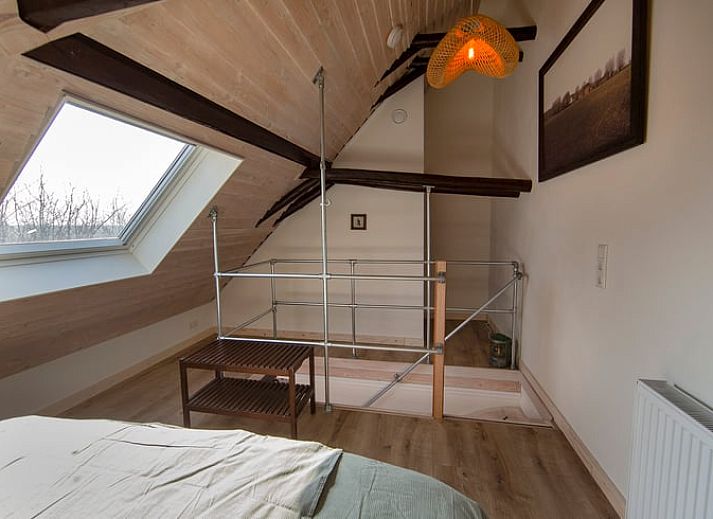 Luftaufnahme des Ferienhauses in Oosterend, Texel mit Blick auf das Meer und die umliegende Natur.