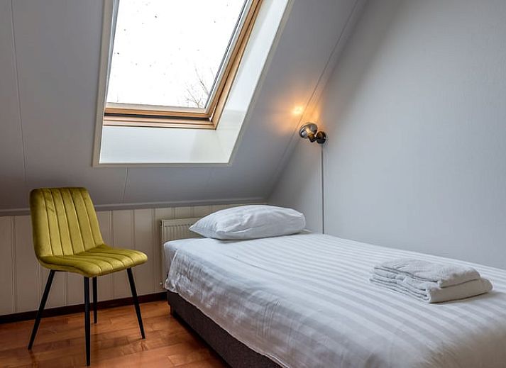 Ferienhaus in Oosterend, Texel, mit grossem Garten und traditioneller Architektur auf den Watteninseln.