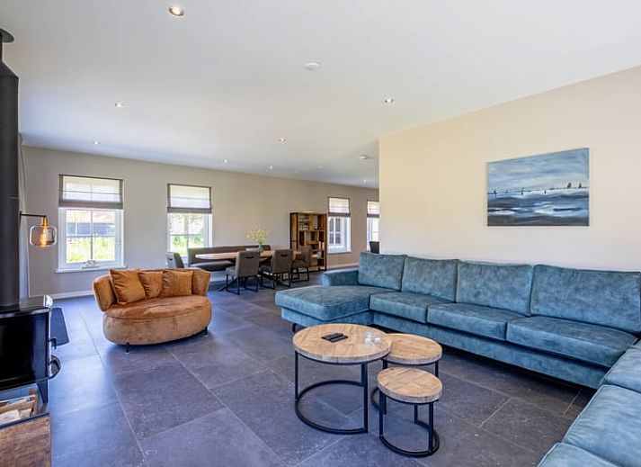 Vakantiehuis in Oosterend, Texel biedt een charmante buitenkant omringd door weelderige natuur.