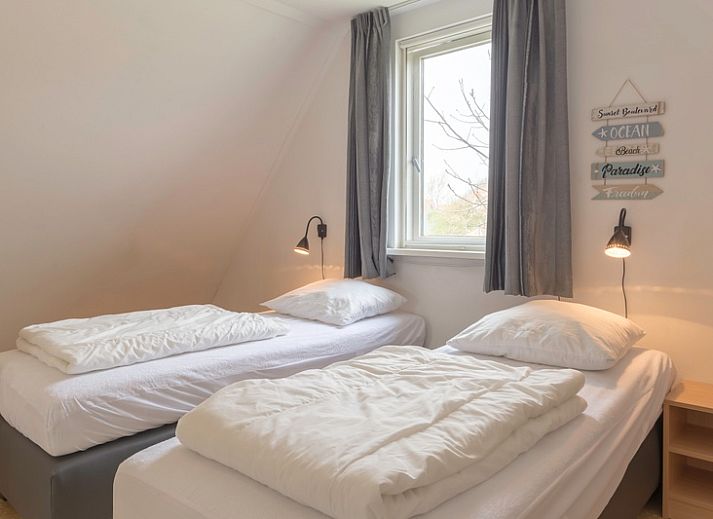 Cozy vacation home Type I - No. 55 Marel in Oosterend Texel, surrounded by greenery, perfect for a quiet vacation on the Wadden Islands.