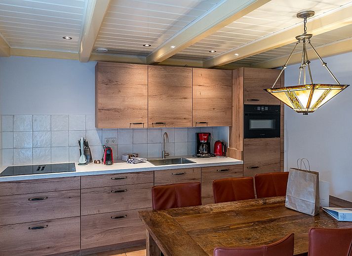 Aerial view of 13 - Dukaat - allotment, a vacation home in Oosterend, Texel, surrounded by green fields.