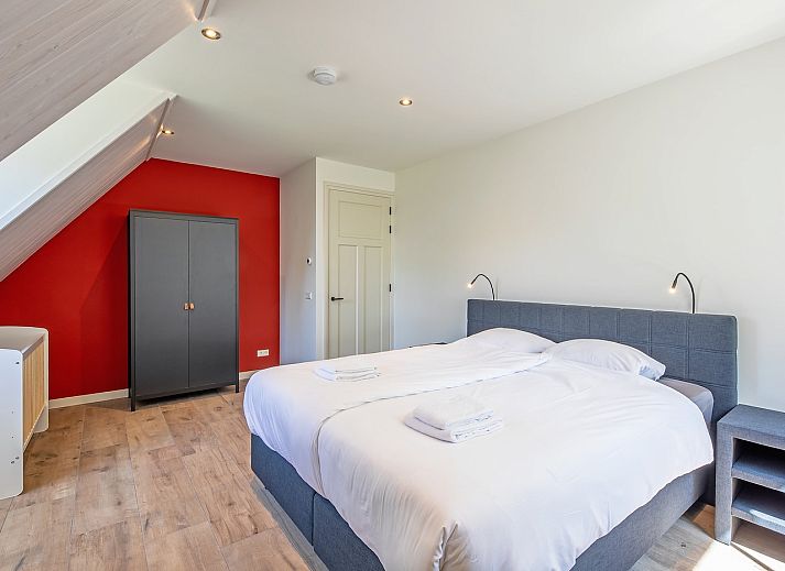 Lichte en ruime woonkamer in vakantiehuis 46 - Nieuw Zeeland, Oosterend, Texel.