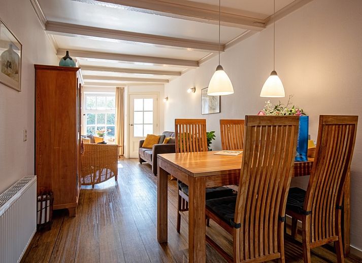 Gezellige buitenkant van Het Bakkerijtje vakantiehuis in Oudeschild, Texel met rustieke uitstraling.