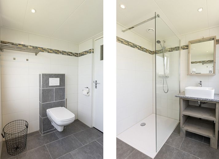 Esszimmer des Ferienhauses Duunkruud in Zuid-Eierland, Texel, mit Blick auf den Garten.