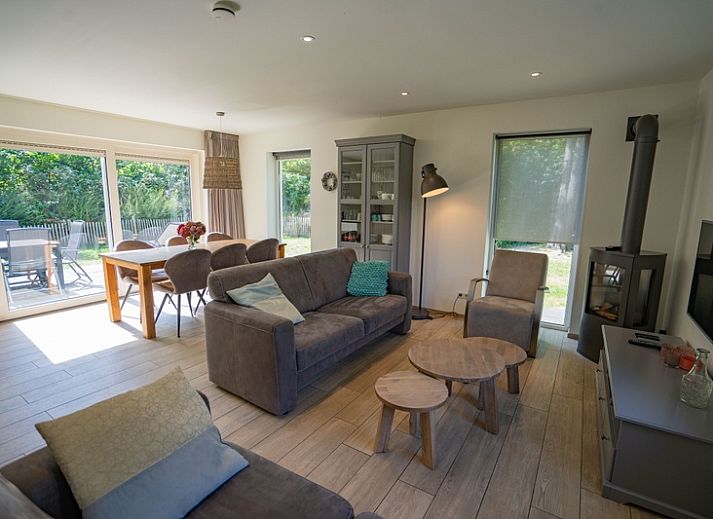 Ferienhaus de Parel 150 in De Dennen, Texel mit Sonnenterrasse und Garten.