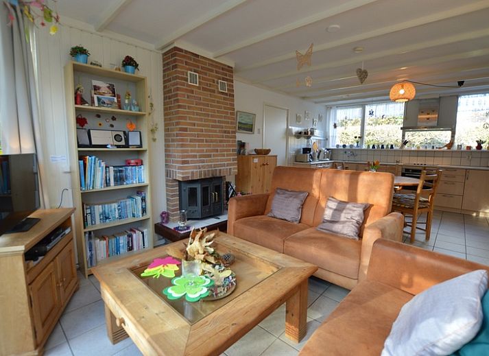 Vakantiehuis de Parel 212 in De Dennen, Texel met zonnige tuin en terras.