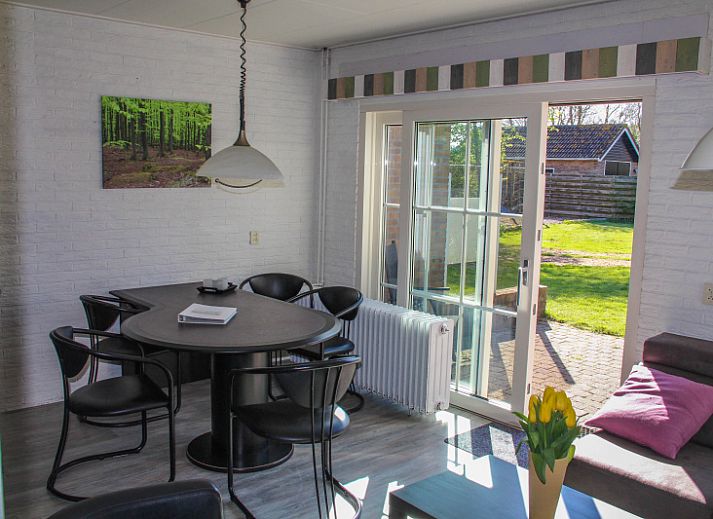 Vakantiehuis Duif in De Dennen, Texel met ruime tuin en terras voor ontspanning op de Waddeneilanden.