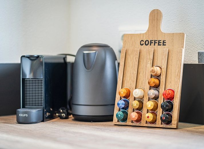 Moderne villa met terras in Vakantiepark De Koorn-aar, Texel, omgeven door natuur.