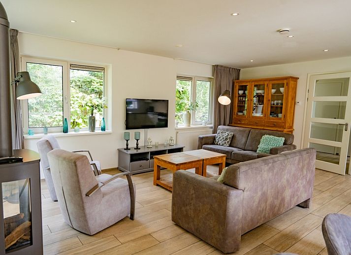 Cozy living room in Holiday home de Parel 152, De Dennen, Texel, with modern furnishings.