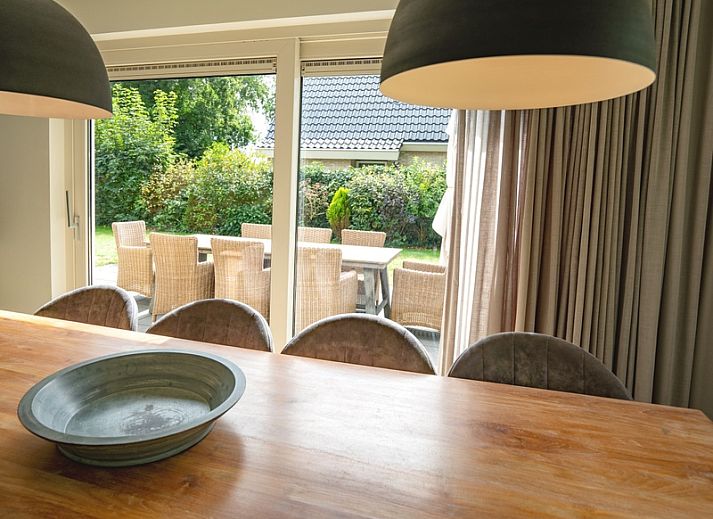Cozy living room in Holiday home de Parel 152, De Dennen, Texel, with modern furnishings.