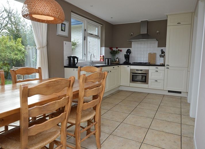 Gemuetliches Wohnzimmer im Bungalow Uterste Coogh 78, De Dennen, Texel, Waddeninseln.