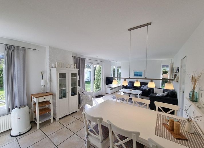 Bungalowpark 't Hoogelandt - Vakantiehuis 'Jubefe' in De Dennen, Texel met ruime tuin en terras voor ontspanning.