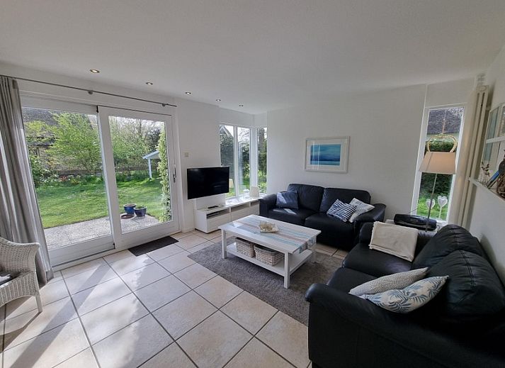 Geniet van de groene omgeving bij Bungalowpark 't Hoogelandt - Vakantiehuis 'Jubefe' in De Dennen, Texel.