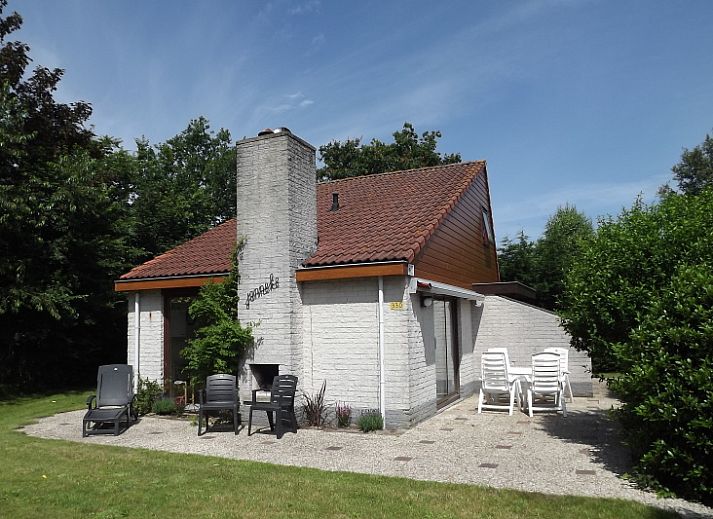 Ferienhaus Gortersmient 330 in De Dennen, Texel mit grossem Garten und sonniger Terrasse.