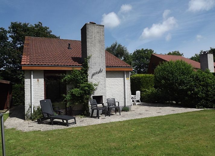 Ferienhaus Gortersmient 330 in De Dennen, Texel mit grossem Garten und sonniger Terrasse.