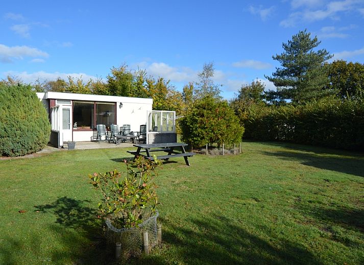 Ferienhaus de Parel 222 in De Dennen, Texel mit grossem Garten und Terrasse.