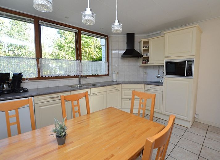 Gemuetliches Wohnzimmer des Ferienhauses de Parel 222 in De Dennen, Texel.