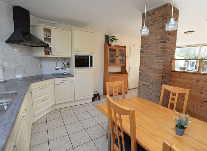 Gemuetliches Wohnzimmer des Ferienhauses de Parel 222 in De Dennen, Texel.