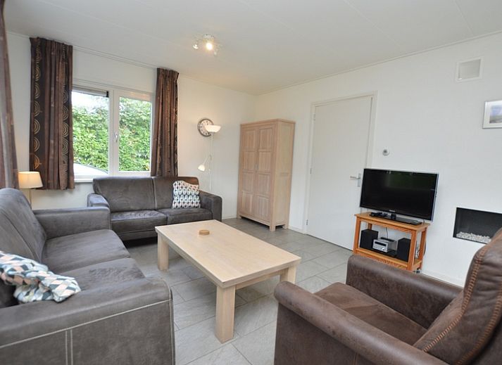 Tempelierweg 36 - Ogamu, Ferienhaus in De Dennen, Texel mit modernem Aeusseren und gruener Umgebung.